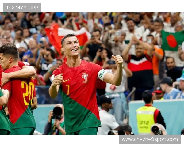 C罗被曝私下教授年轻球员射门技巧，传帮带形象受赞